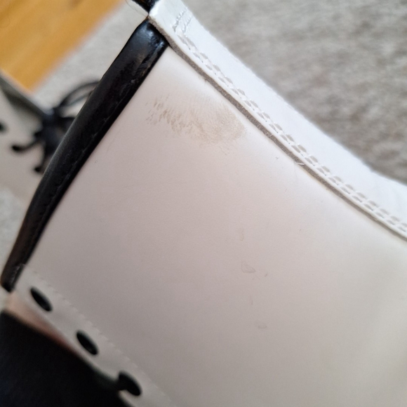 Dr. Martens Boots Womens Sz 10 White 11821 Smooth Leather Combat 42 Doc Grunge - Picture 9 of 14